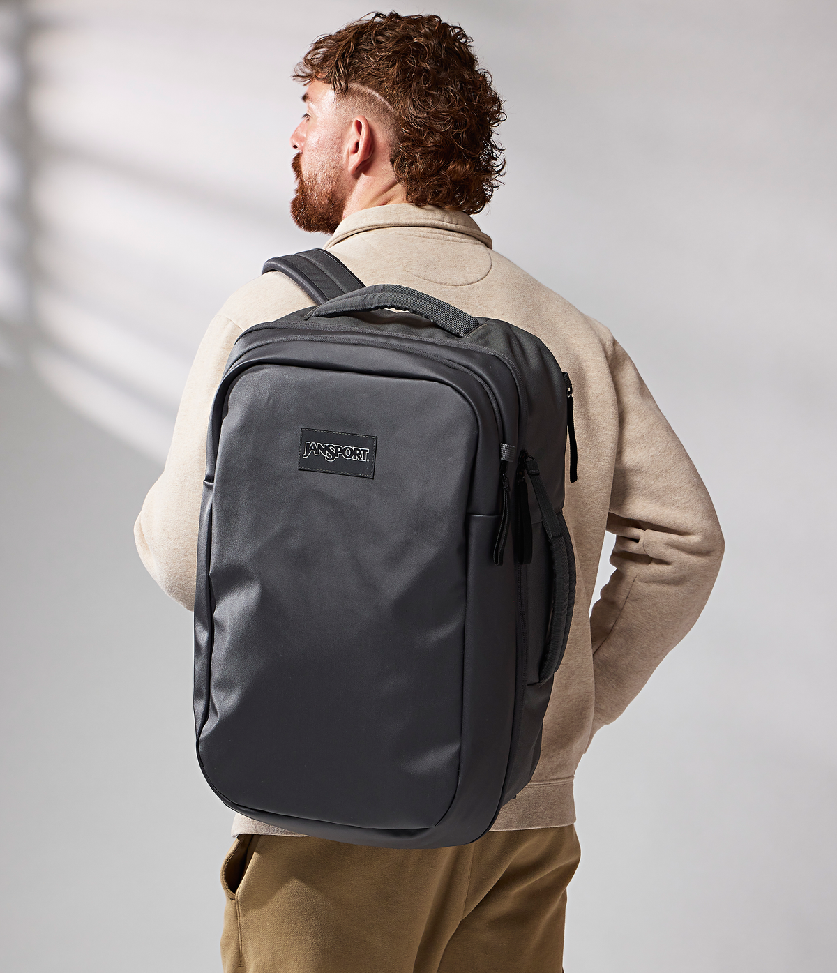 good-latitude-travel-pack-40l-g9 JS0A86EUDMX-MODEL.png