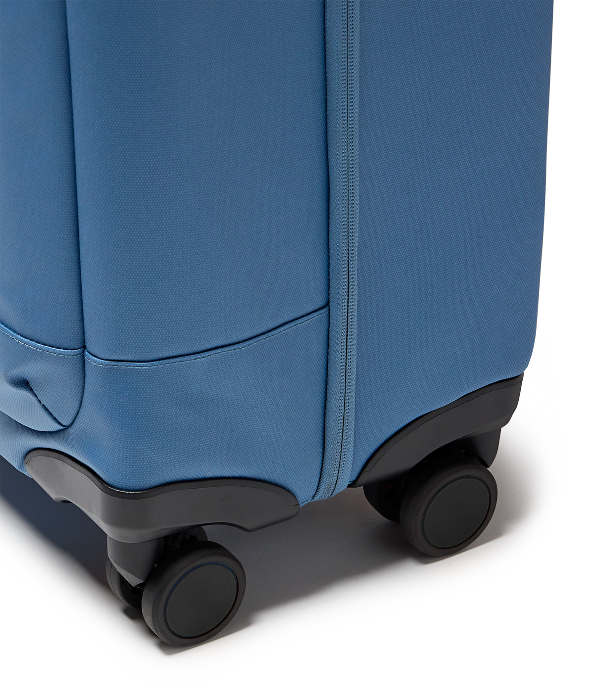 good-latitude-22-carry-on-z9 JS0A8E8BEW5-DET4.png